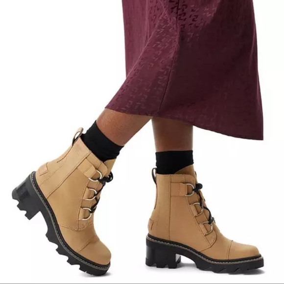 Sorel Tan Joan Now Lace-Up Boots with Chunky Sole 9.5 - Picture 1 of 12